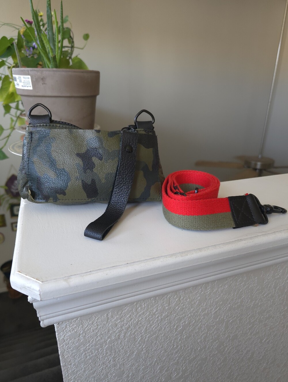 Lynn Tallerico Darla Stadium Camouflage Crossbody/ Wristlet Bag